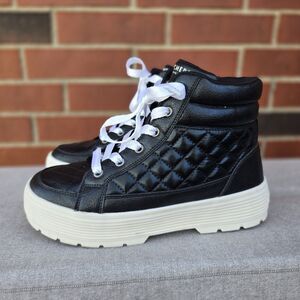 SKECHERS Kids Street Quilted Platform Sneakers 310853L Size 6 EUC Black White